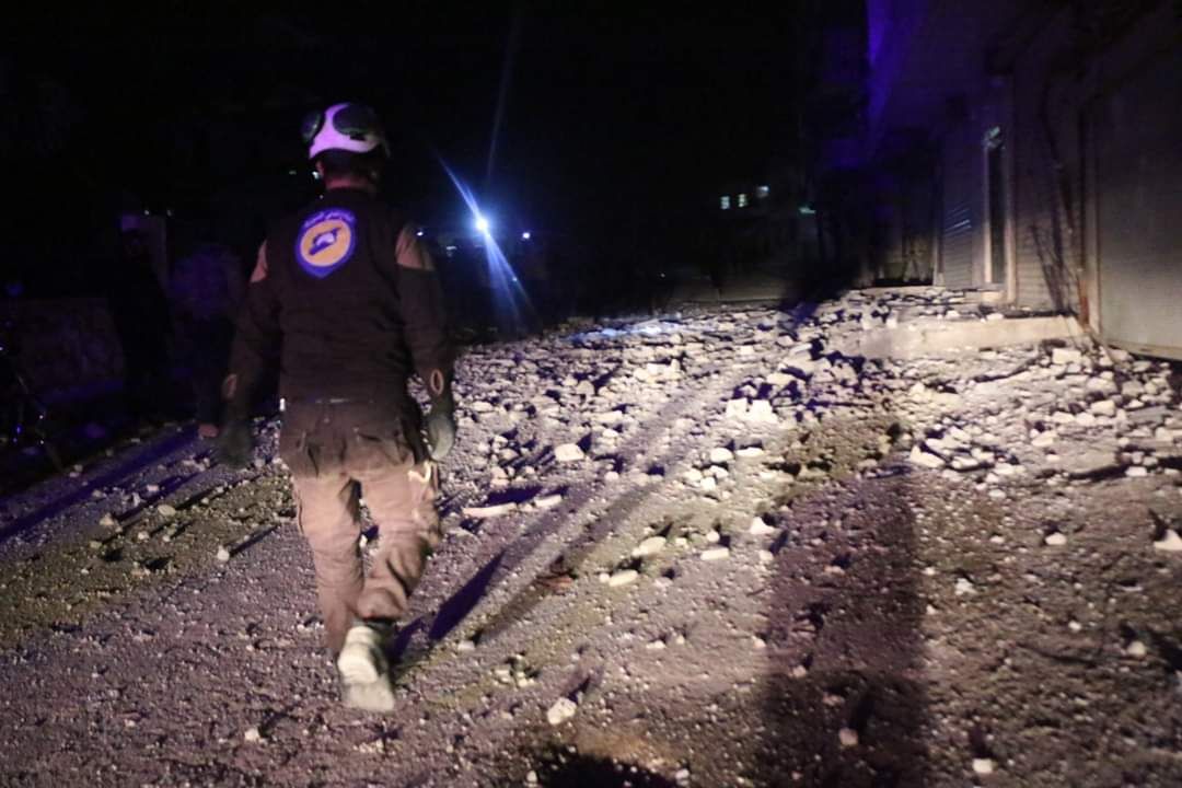 2 top li nava bajarê Efrînê ketin û 3 kes birîndar bûn